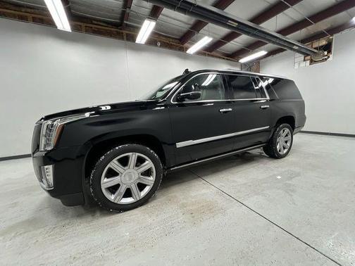 2018 Cadillac Escalade ESV Premium Luxury