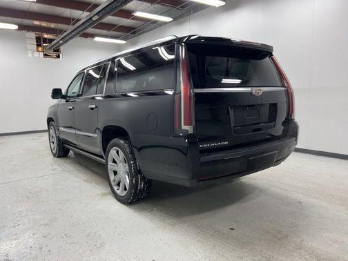 2018 Cadillac Escalade ESV Premium Luxury
