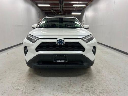 2022 Toyota RAV4 Hybrid XLE Premium