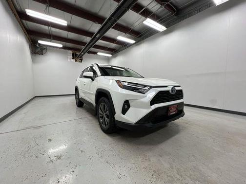 2022 Toyota RAV4 Hybrid XLE Premium