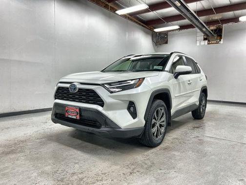2022 Toyota RAV4 Hybrid XLE Premium