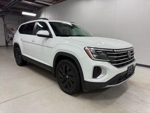 2024 Volkswagen Atlas 2.0T SE w/Technology 4MOTION