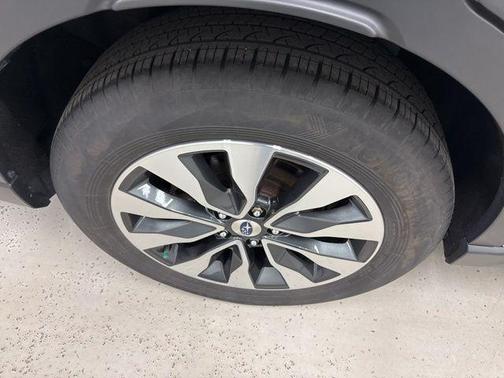 Crystal White Pearl 2024 Subaru Outback Touring