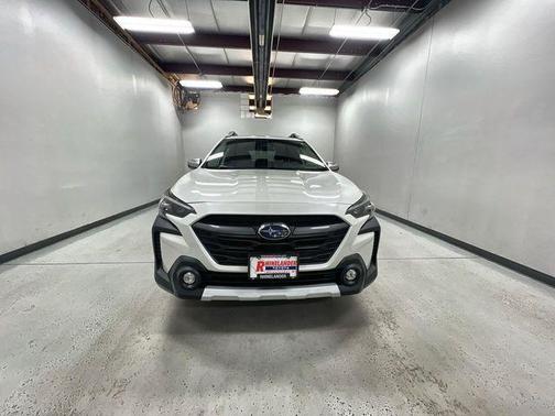 Crystal White Pearl 2024 Subaru Outback Touring