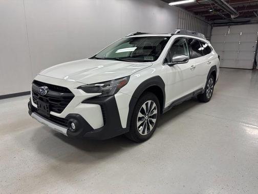Crystal White Pearl 2024 Subaru Outback Touring