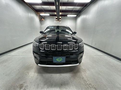 Diamond Black Crystal Pearlcoat 2024 Jeep Compass Limited