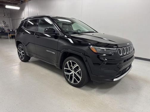 Diamond Black Crystal Pearlcoat 2024 Jeep Compass Limited