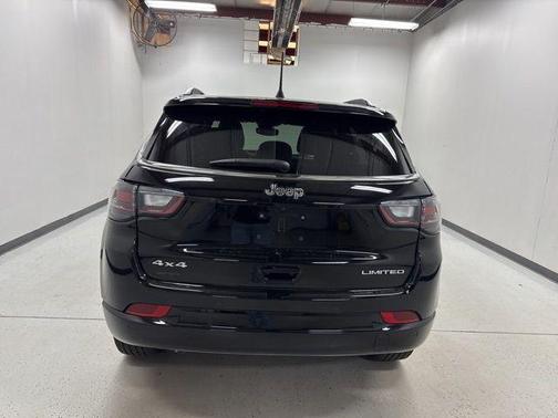 Diamond Black Crystal Pearlcoat 2024 Jeep Compass Limited