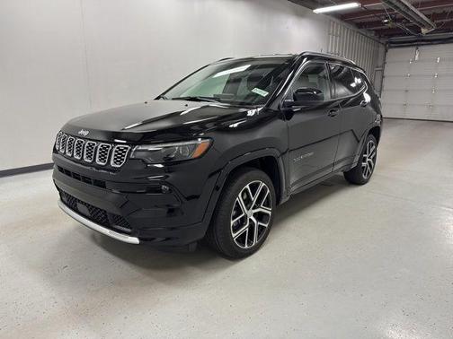 Diamond Black Crystal Pearlcoat 2024 Jeep Compass Limited