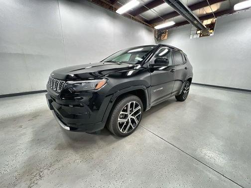 Diamond Black Crystal Pearlcoat 2024 Jeep Compass Limited