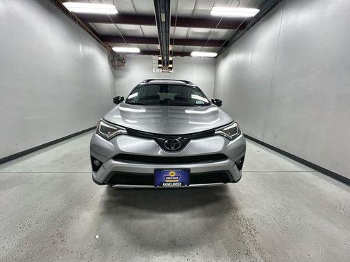 Silver Sky Metallic 2018 Toyota RAV4 SE