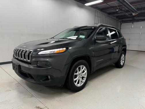 Granite Crystal Metallic Clearcoat 2017 Jeep Cherokee Latitude