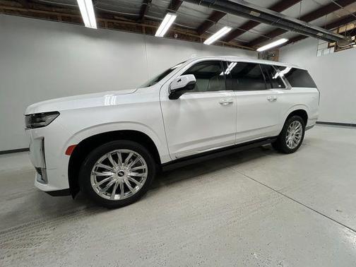 Crystal White Tricoat 2022 Cadillac Escalade ESV Premium Luxury