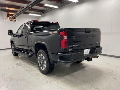 2024 Chevrolet Silverado 2500 Custom