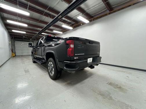 2024 Chevrolet Silverado 2500 Custom