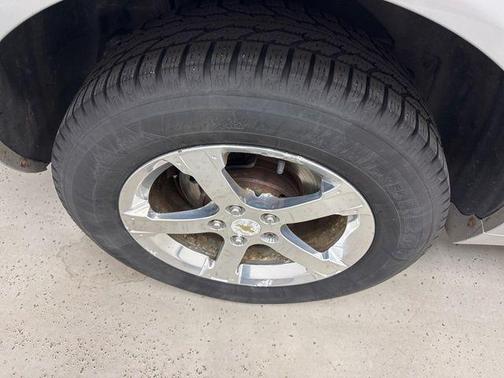 Silver Ice Metallic 2014 Chevrolet Captiva Sport LT