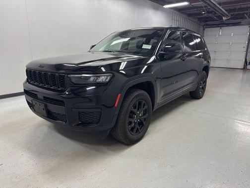 Diamond Black Crystal Pearlcoat 2024 Jeep Grand Cherokee L Altitude