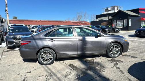 2017 Toyota Camry SE