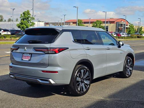 Moonstone Gray Metallic 2026 Mitsubishi Outlander PHEV SEL