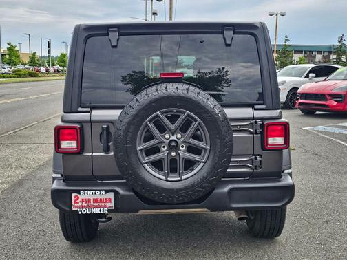 Granite Crystal Metallic Clearcoat 2024 Jeep Wrangler Sport S