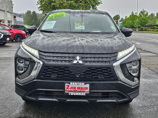 Labrador Black Pearl 2024 Mitsubishi Eclipse Cross LE