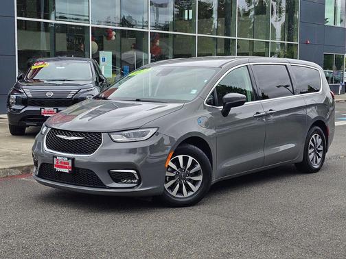 Ceramic Gray Clearcoat 2023 Chrysler Pacifica Hybrid Touring L