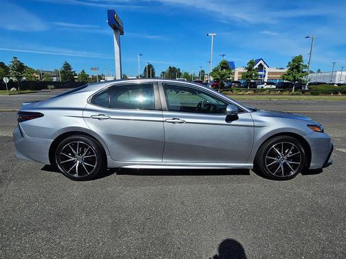 Celestial Silver Metallic 2024 Toyota Camry SE