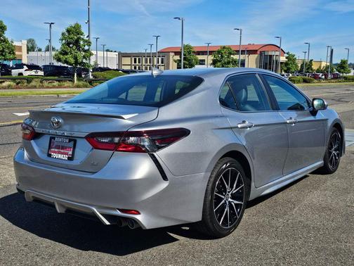 Celestial Silver Metallic 2024 Toyota Camry SE