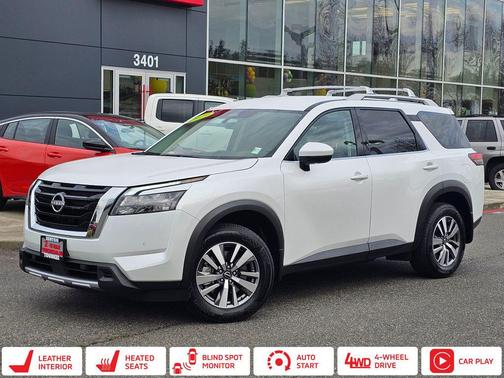 Everest White Pearl Tricoat 2025 Nissan Pathfinder SL 4WD
