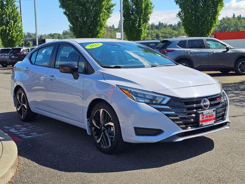 Gray Sky Pearl 2023 Nissan Versa 1.6 S