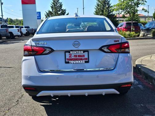 Gray Sky Pearl 2023 Nissan Versa 1.6 S
