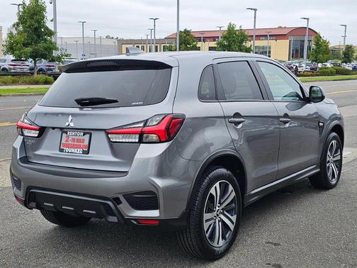 Alloy Silver Metallic 2024 Mitsubishi Outlander Sport 2.0 ES