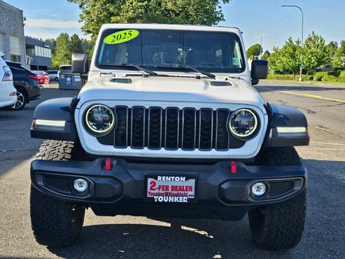 Bright White Clearcoat 2025 Jeep Wrangler Rubicon
