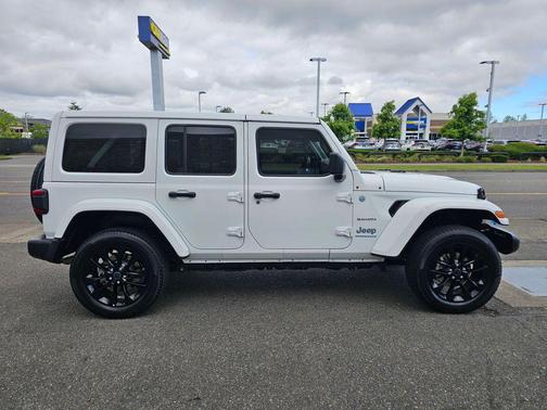 Bright White Clearcoat 2024 Jeep Wrangler 4xe Sahara
