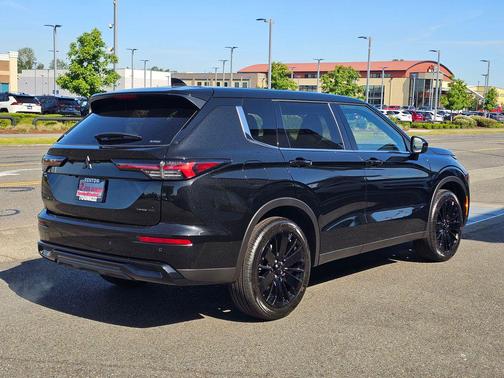 Black Diamond 2026 Mitsubishi Outlander LE S-AWC