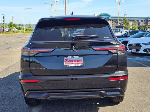 Black Diamond 2026 Mitsubishi Outlander LE S-AWC