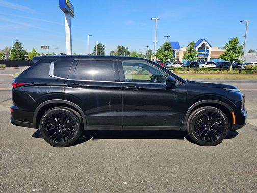 Black Diamond 2026 Mitsubishi Outlander LE S-AWC