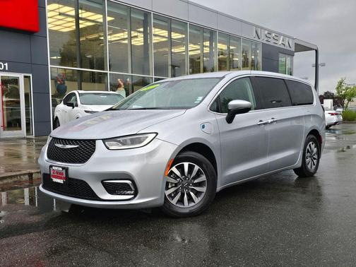 Silver Mist Clearcoat 2023 Chrysler Pacifica Hybrid Touring L