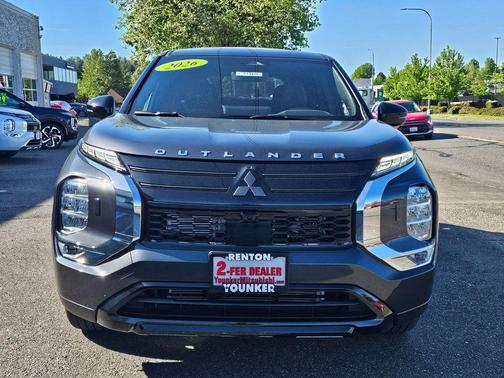 Graphite Gray 2026 Mitsubishi Outlander LE 1.5T S-AWC