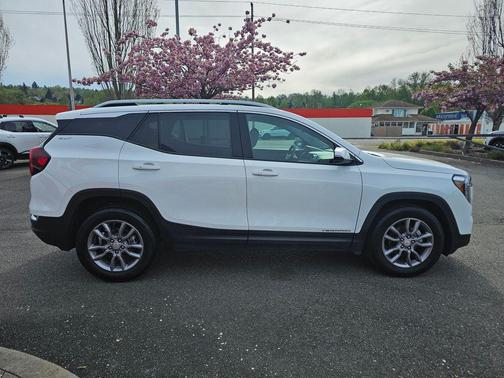Summit White 2024 GMC Terrain SLT