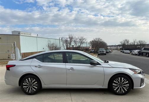 2025 Nissan Altima SV FWD