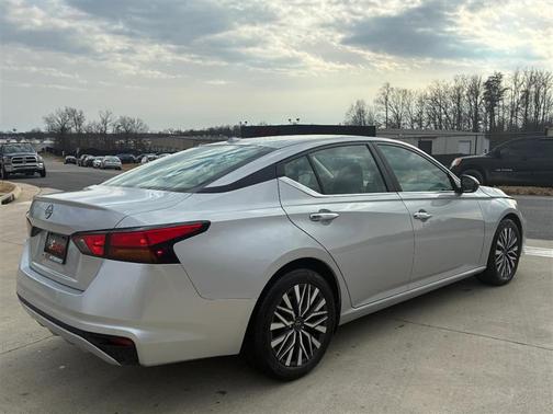 2025 Nissan Altima SV FWD