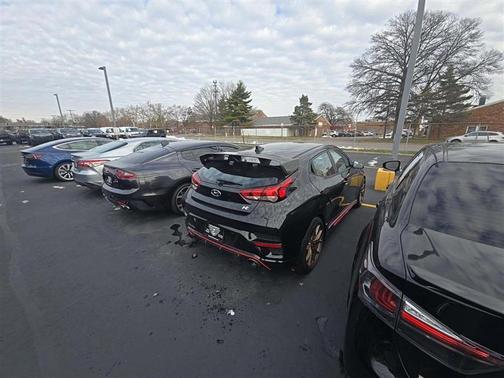 2019 Hyundai Veloster Base