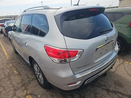 Brilliant Silver 2015 Nissan Pathfinder SL