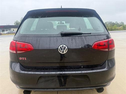2017 Volkswagen Golf GTI 2.0T SE 4-Door