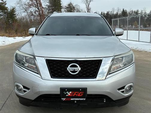 2016 Nissan Pathfinder SV
