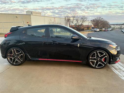 2019 Hyundai Veloster Base