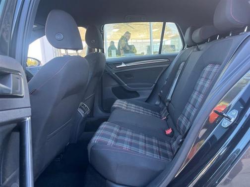 2016 Volkswagen Golf GTI 2.0T S 4-Door