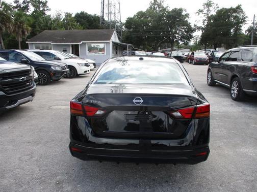 2025 Nissan Altima SV FWD