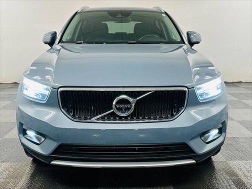 2021 Volvo XC40 T5 Momentum